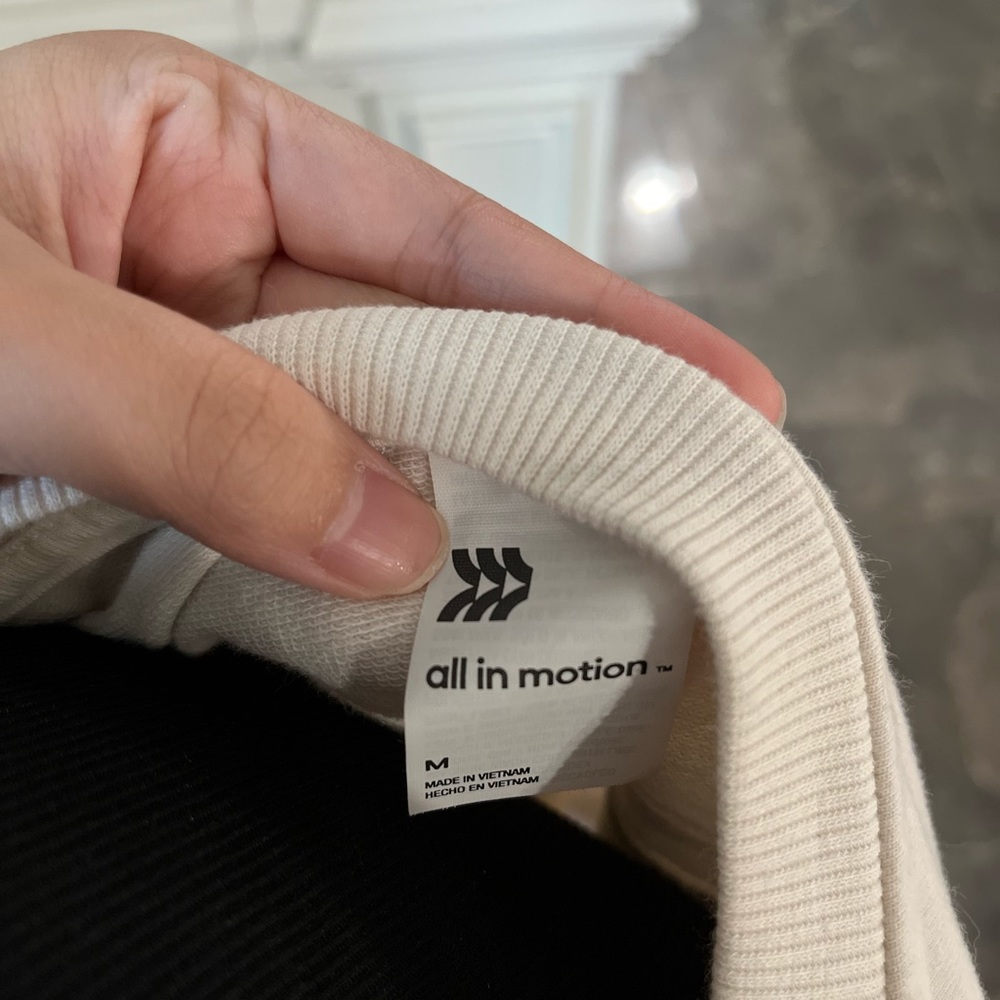 Ivory pullover. Never worn! - Picture 2 of 2